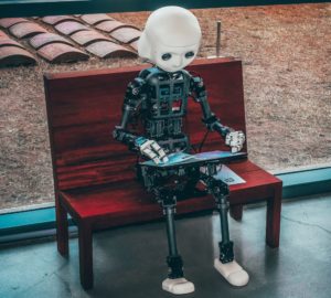 Artificial intelligence robot trying to write online marketing content